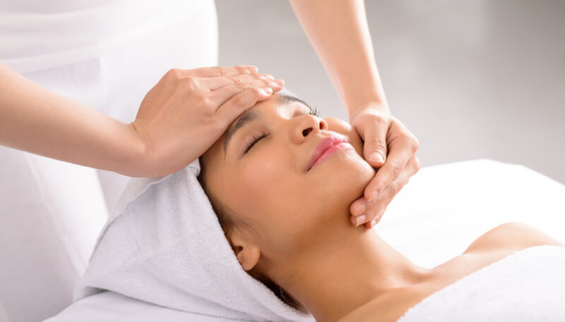 cách massage mặt chuyên nghiệp