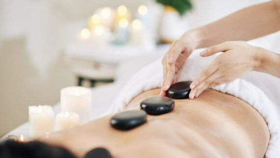 massage đá nóng có tác dụng gì